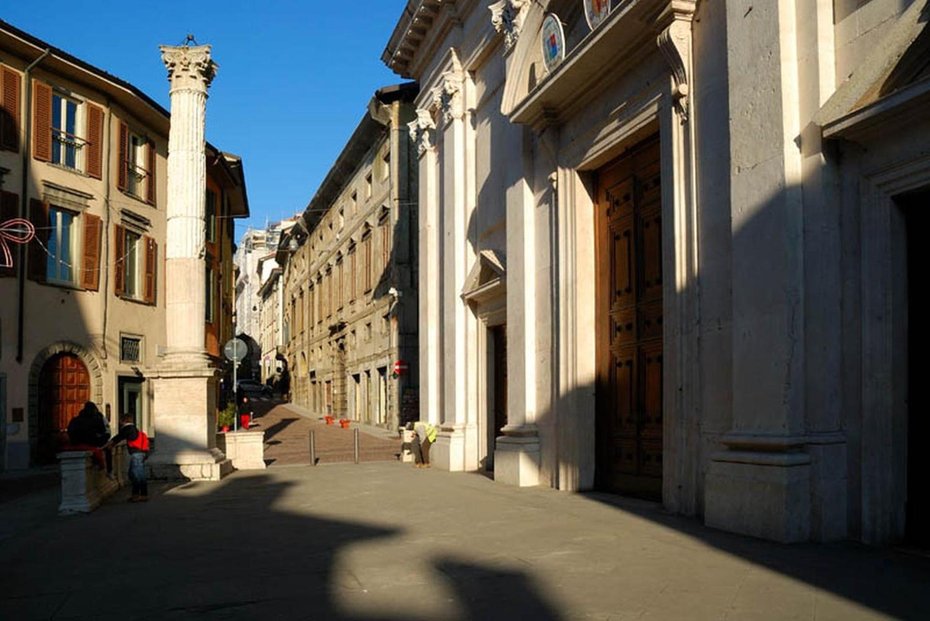 Magic Place Bergamo! Appartamento Elegante Nel Cuore Di Бергамо Экстерьер фото