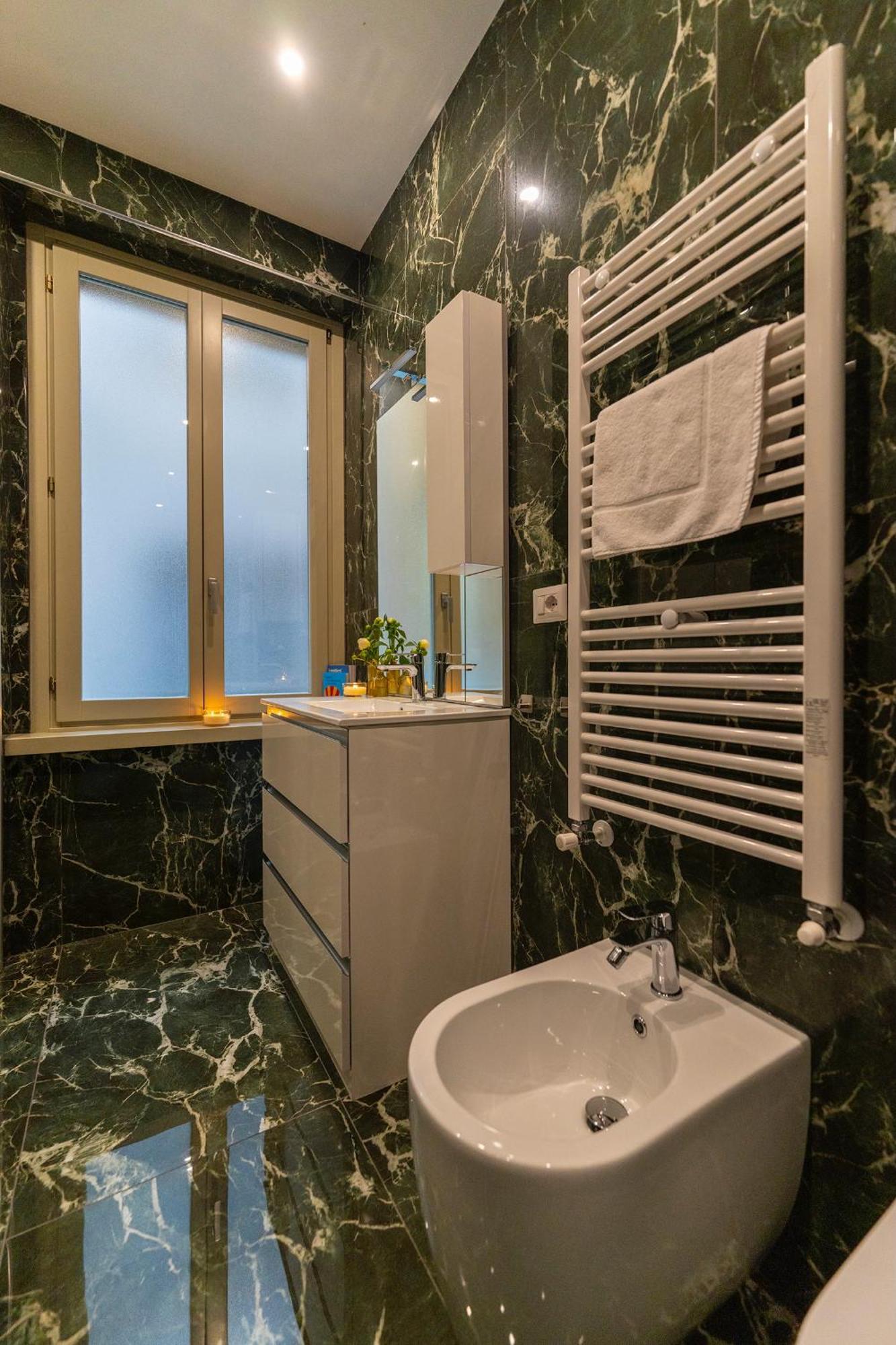 Magic Place Bergamo! Classy Apartment In The Heart Of The City Экстерьер фото