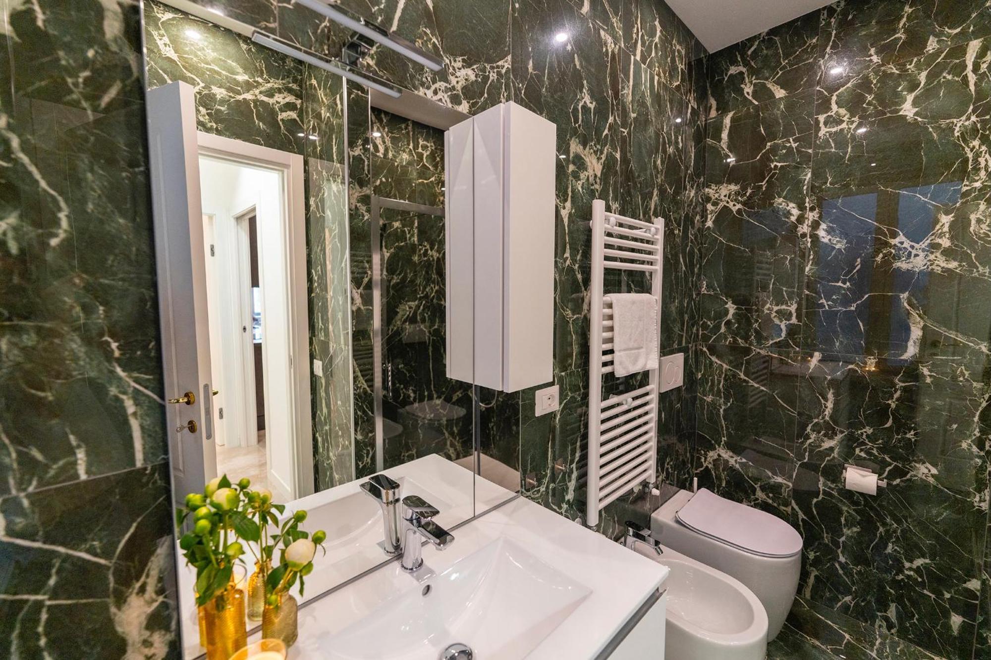Magic Place Bergamo! Classy Apartment In The Heart Of The City Экстерьер фото